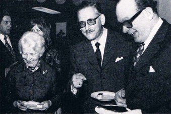 Dr. R. Garber (Mitte)
