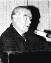 Aufsichtsratsvorsitzender Dr. H. Lauffs ergänzte die Laudatio
